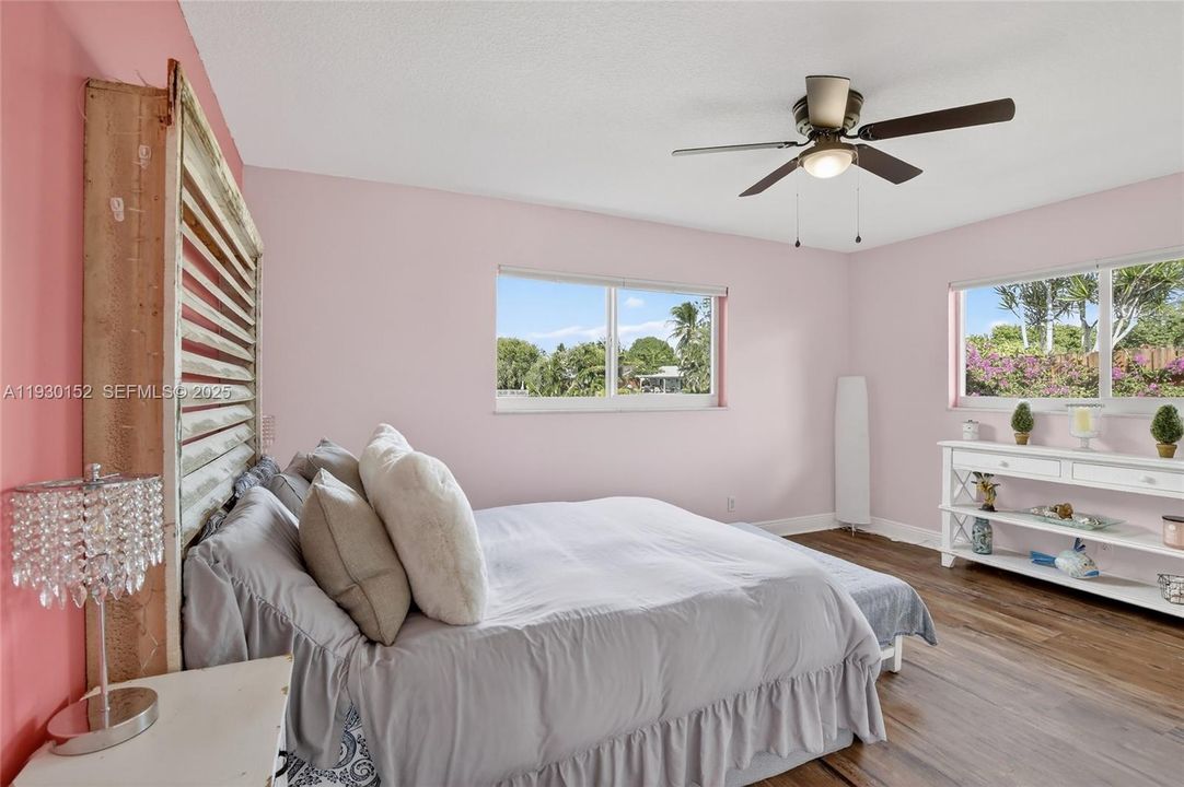 For Sale: $565,000 (3 beds, 2 baths, 1747 Square Feet)