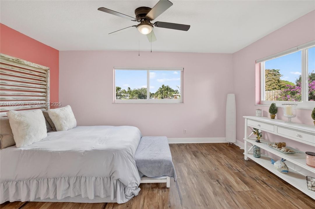 For Sale: $565,000 (3 beds, 2 baths, 1747 Square Feet)