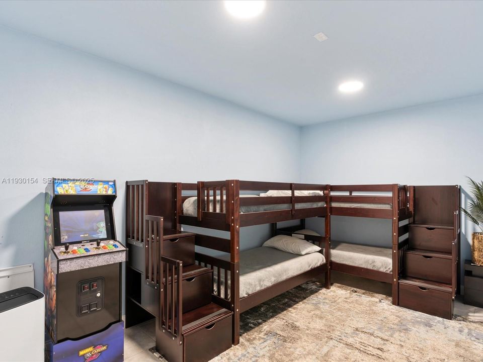 For Sale: $1,150,000 (0 beds, 0 baths, 2504 Square Feet)