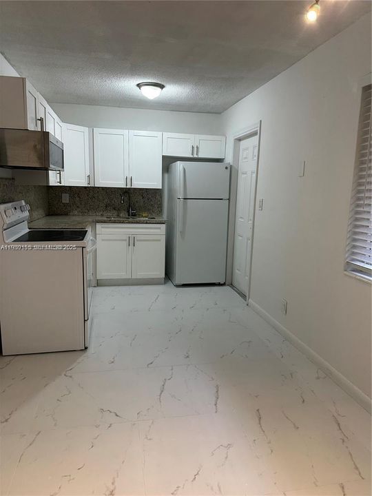 For Sale: $195,000 (1 beds, 1 baths, 540 Square Feet)