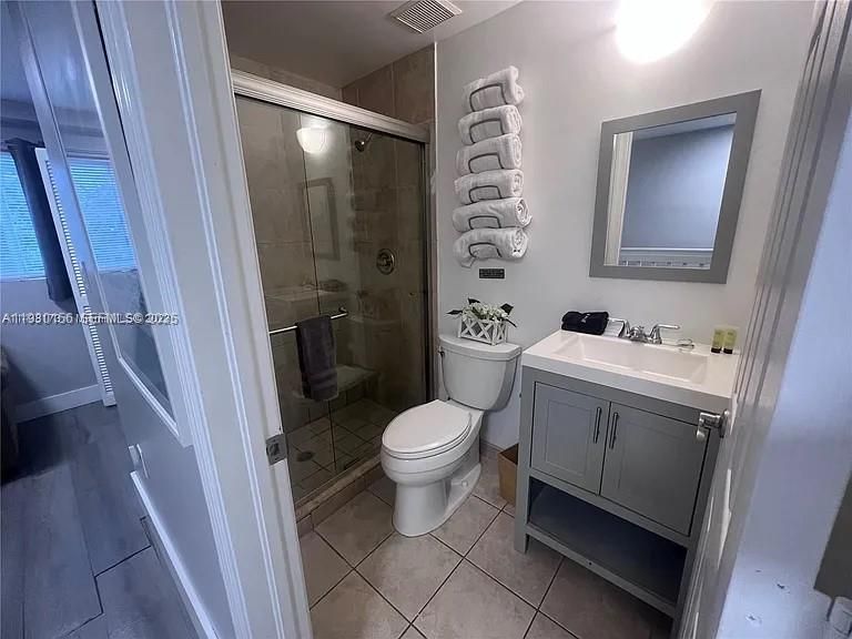 出租: $1,895 (1 贝兹, 1 浴室, 672 平方英尺)