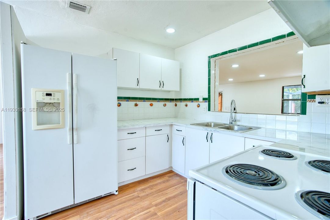 For Sale: $475,000 (3 beds, 2 baths, 1176 Square Feet)