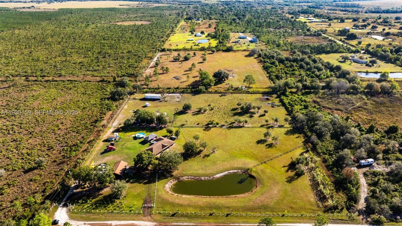 En Venta: $690,000 (3 camas, 2 baños, 2098 Pies cuadrados)