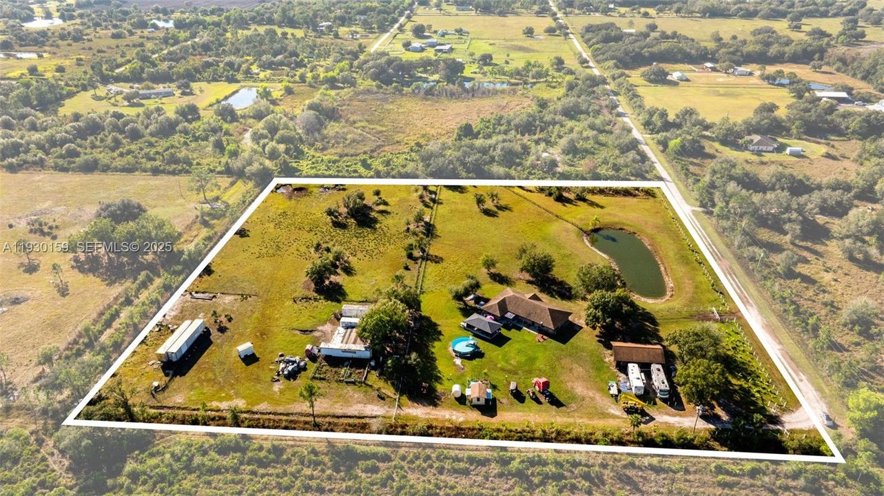 En Venta: $690,000 (3 camas, 2 baños, 2098 Pies cuadrados)