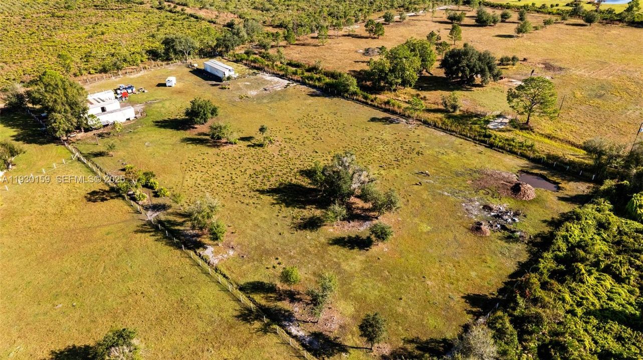 En Venta: $690,000 (3 camas, 2 baños, 2098 Pies cuadrados)