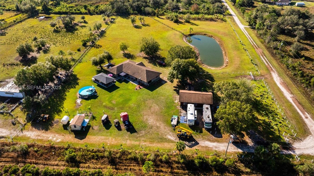 En Venta: $690,000 (3 camas, 2 baños, 2098 Pies cuadrados)