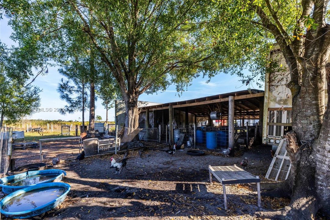 En Venta: $690,000 (3 camas, 2 baños, 2098 Pies cuadrados)