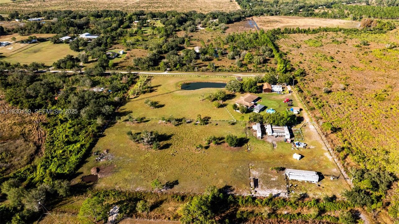 En Venta: $690,000 (3 camas, 2 baños, 2098 Pies cuadrados)