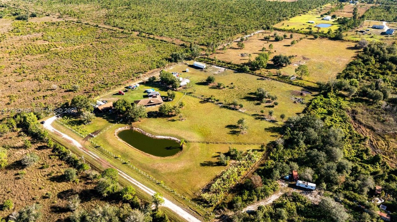 En Venta: $690,000 (3 camas, 2 baños, 2098 Pies cuadrados)