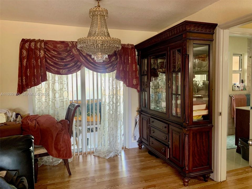 For Sale: $625,000 (4 beds, 2 baths, 1923 Square Feet)