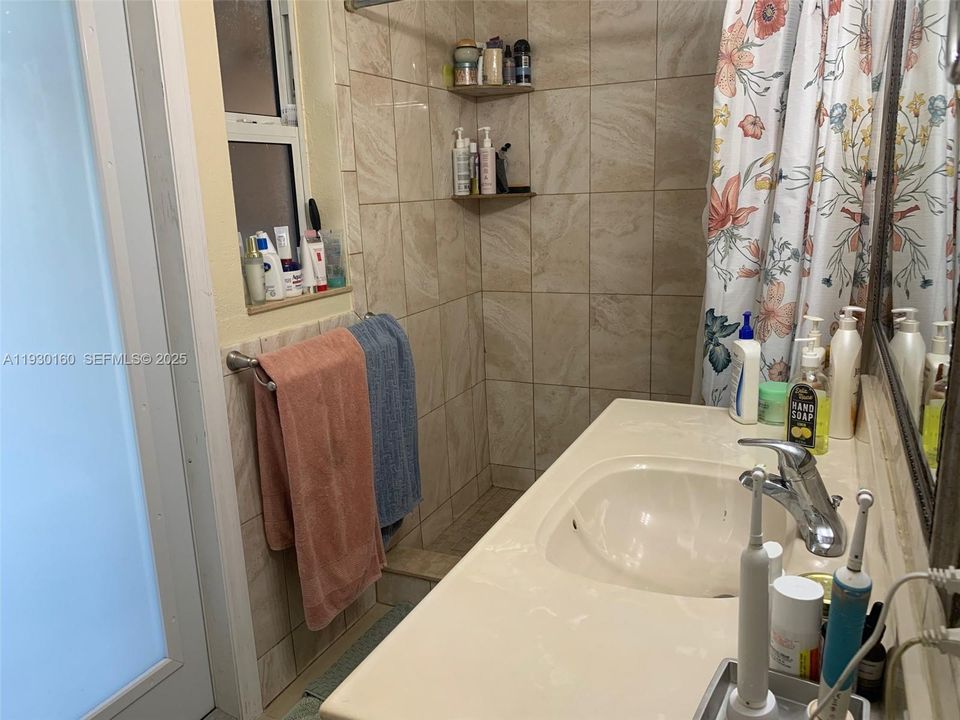 For Sale: $625,000 (4 beds, 2 baths, 1923 Square Feet)