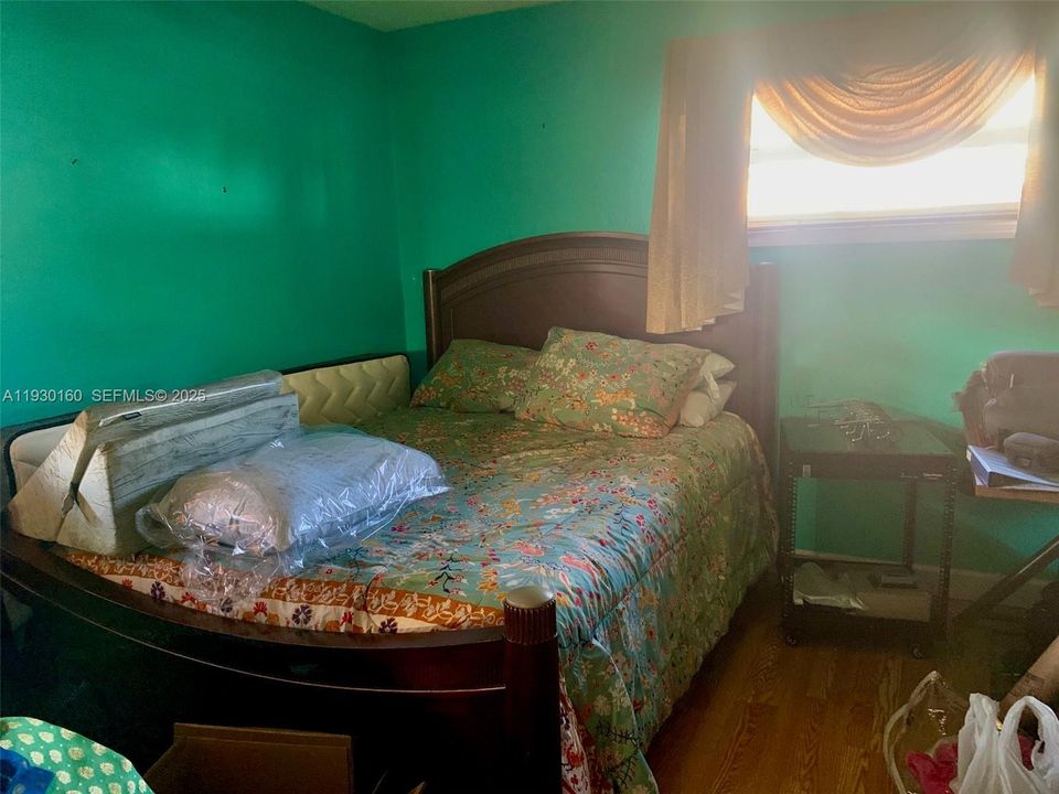 For Sale: $625,000 (4 beds, 2 baths, 1923 Square Feet)