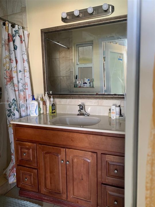 For Sale: $625,000 (4 beds, 2 baths, 1923 Square Feet)