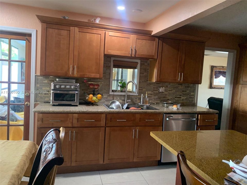 For Sale: $625,000 (4 beds, 2 baths, 1923 Square Feet)