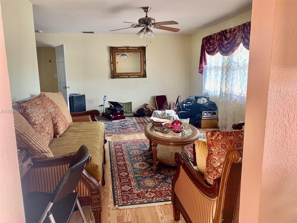 For Sale: $625,000 (4 beds, 2 baths, 1923 Square Feet)