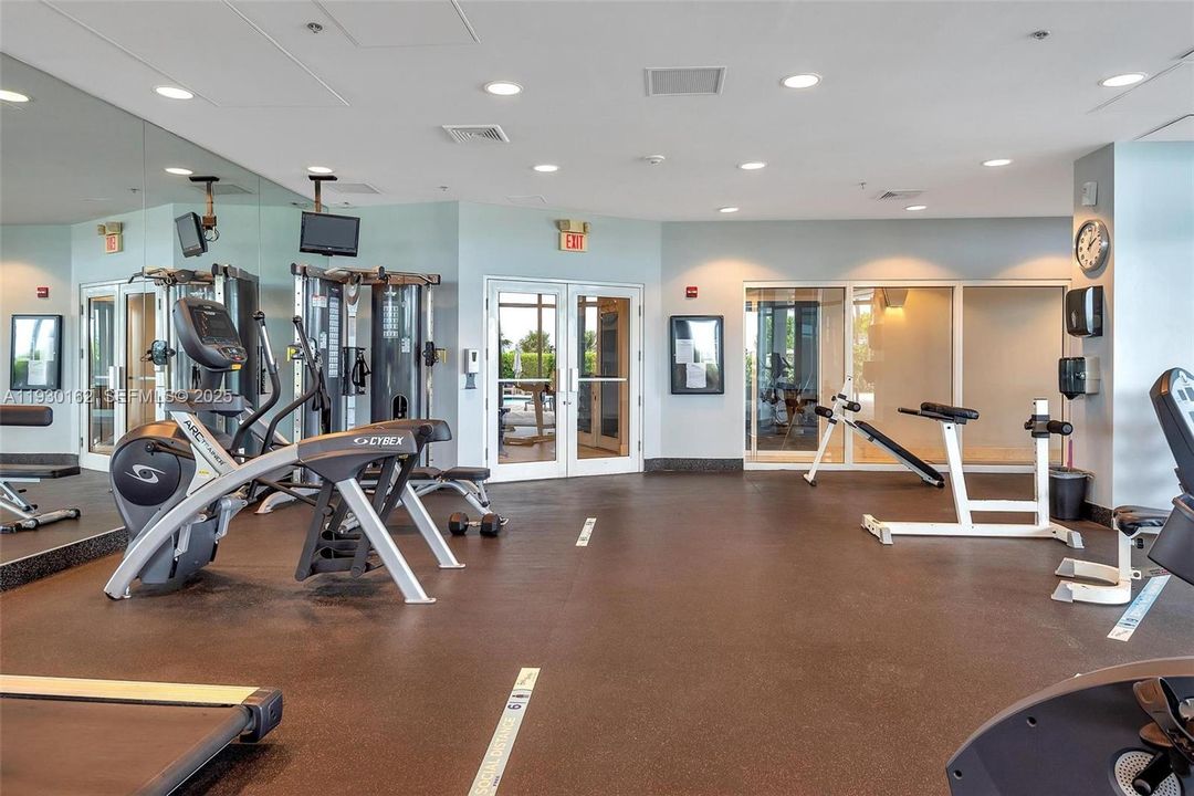 出租: $3,875 (1 贝兹, 1 浴室, 881 平方英尺)