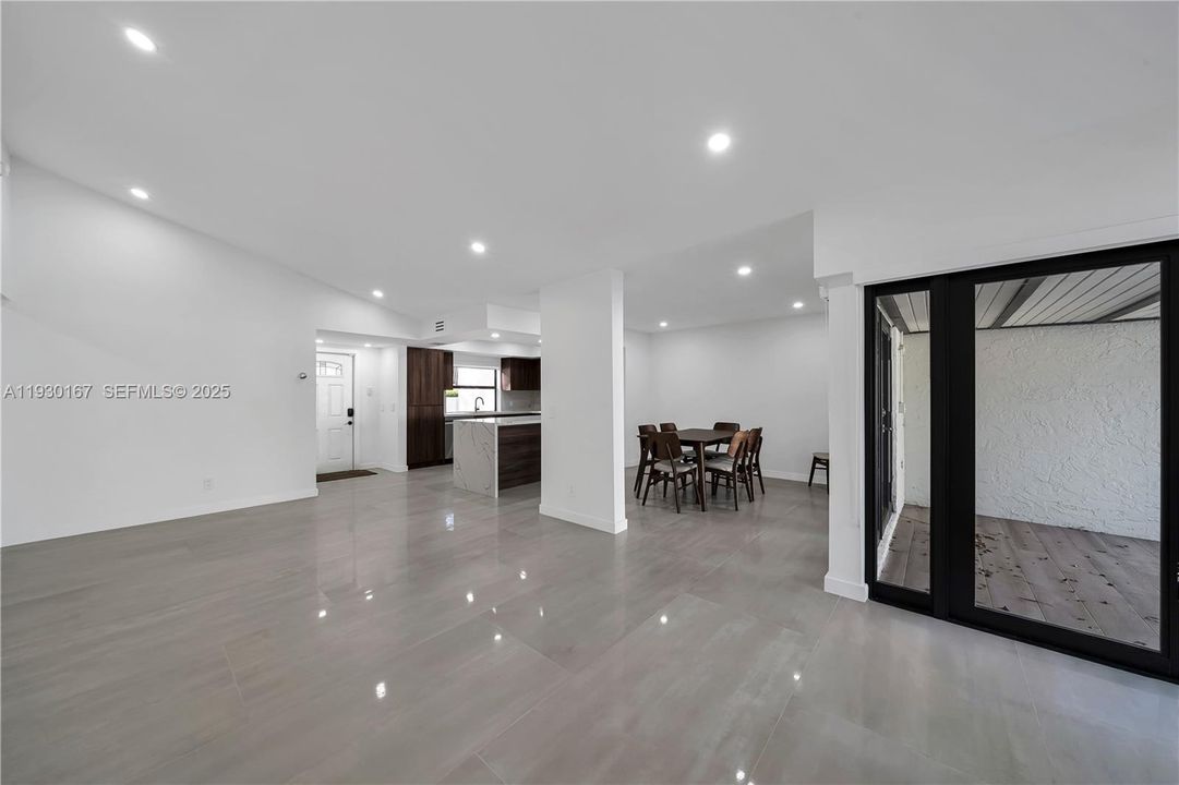 For Rent: $3,900 (3 beds, 2 baths, 1510 Square Feet)