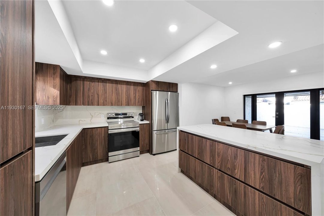 For Rent: $3,900 (3 beds, 2 baths, 1510 Square Feet)