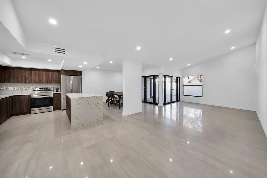 For Rent: $3,900 (3 beds, 2 baths, 1510 Square Feet)