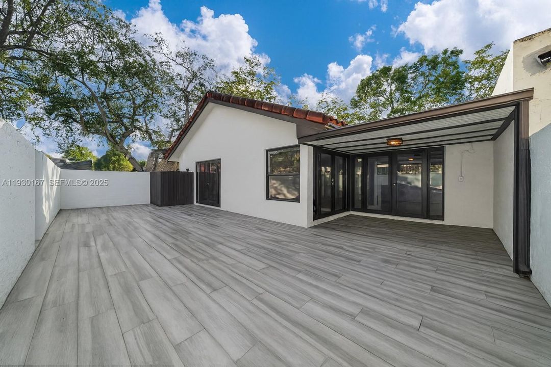 For Rent: $3,900 (3 beds, 2 baths, 1510 Square Feet)