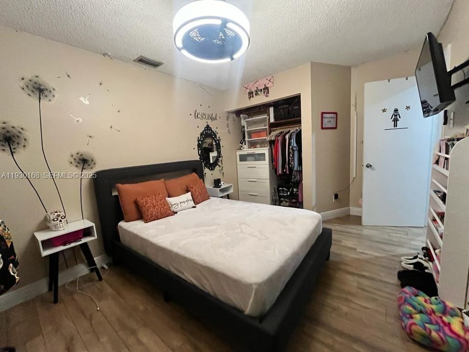 En Renta: $3,300 (3 camas, 2 baños, 1591 Pies cuadrados)