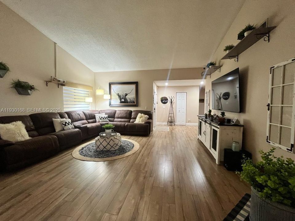 En Renta: $3,300 (3 camas, 2 baños, 1591 Pies cuadrados)