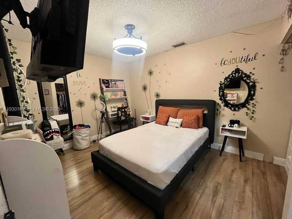 En Renta: $3,300 (3 camas, 2 baños, 1591 Pies cuadrados)