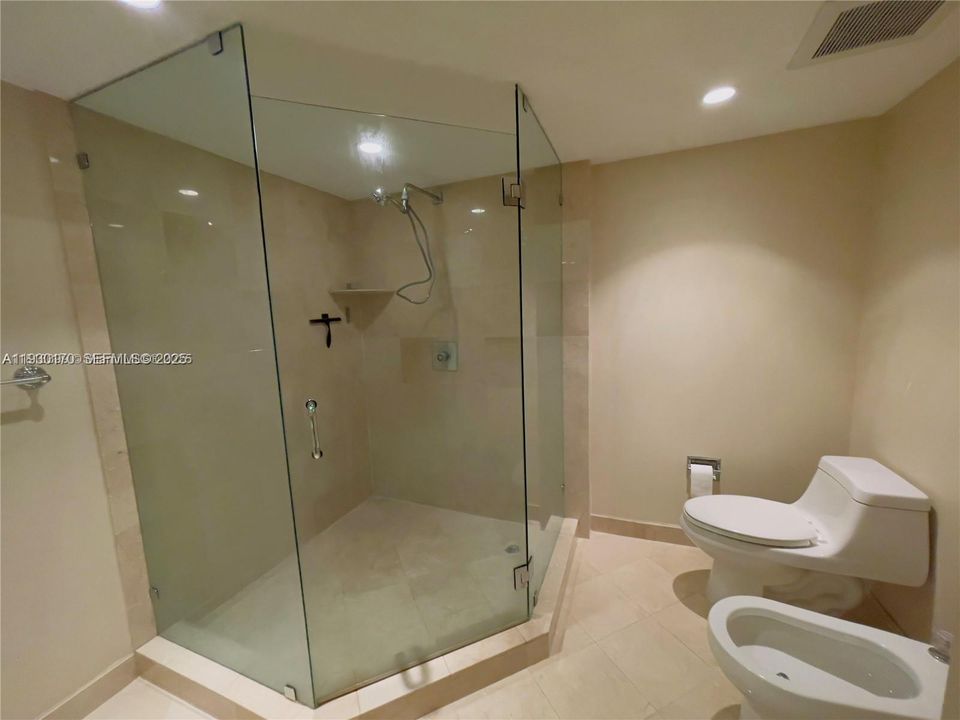 For Rent: $3,350 (2 beds, 2 baths, 1312 Square Feet)