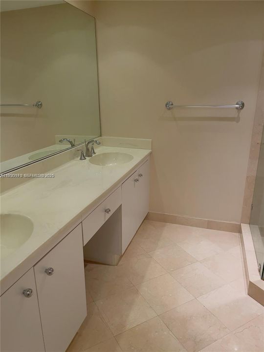 For Rent: $3,350 (2 beds, 2 baths, 1312 Square Feet)