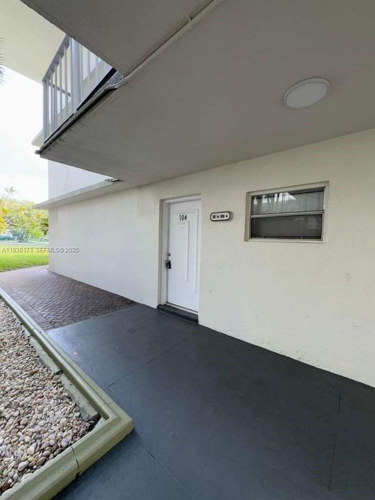 В аренду: $1,950 (2 спален, 2 ванн, 944 Квадратных фут)