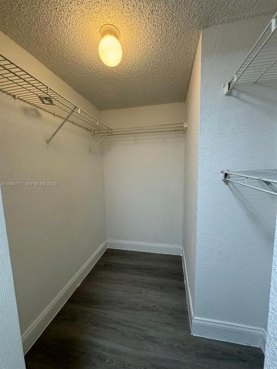 В аренду: $1,950 (2 спален, 2 ванн, 944 Квадратных фут)