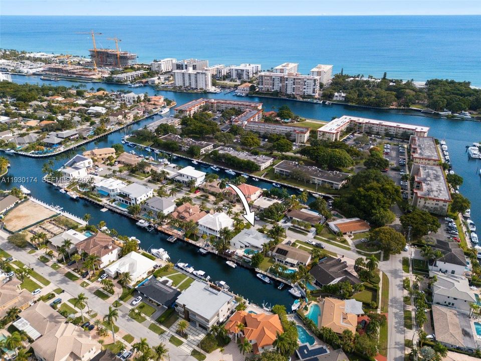 For Sale: $1,745,000 (3 beds, 3 baths, 1998 Square Feet)