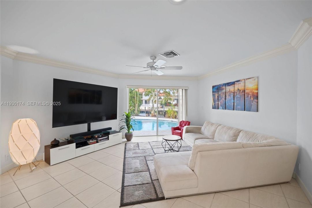 For Sale: $1,745,000 (3 beds, 3 baths, 1998 Square Feet)