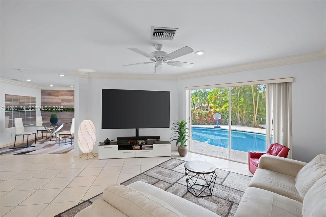 For Sale: $1,745,000 (3 beds, 3 baths, 1998 Square Feet)