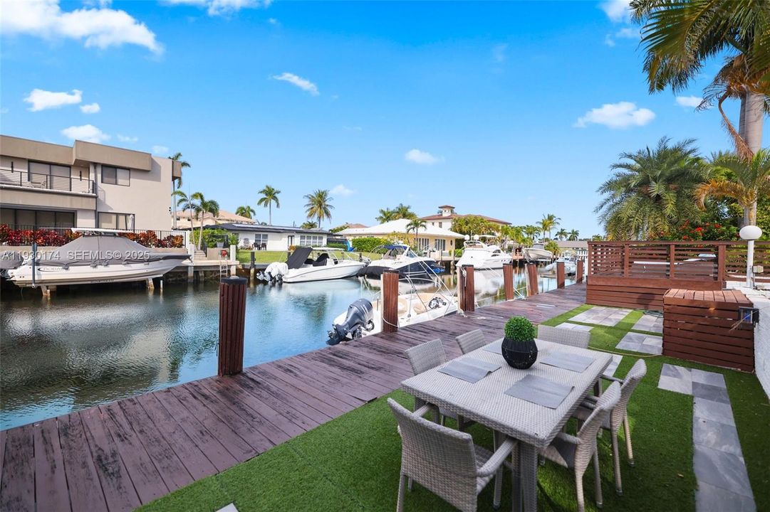 For Sale: $1,745,000 (3 beds, 3 baths, 1998 Square Feet)