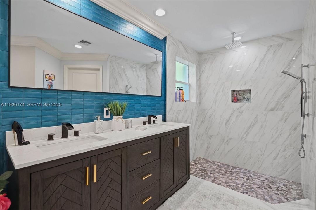 For Sale: $1,745,000 (3 beds, 3 baths, 1998 Square Feet)