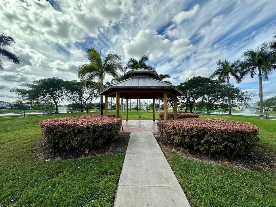 En Renta: $2,200 (3 camas, 2 baños, 1523 Pies cuadrados)