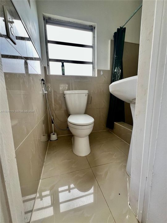 В аренду: $1,250 (0 спален, 1 ванн, 3211 Квадратных фут)