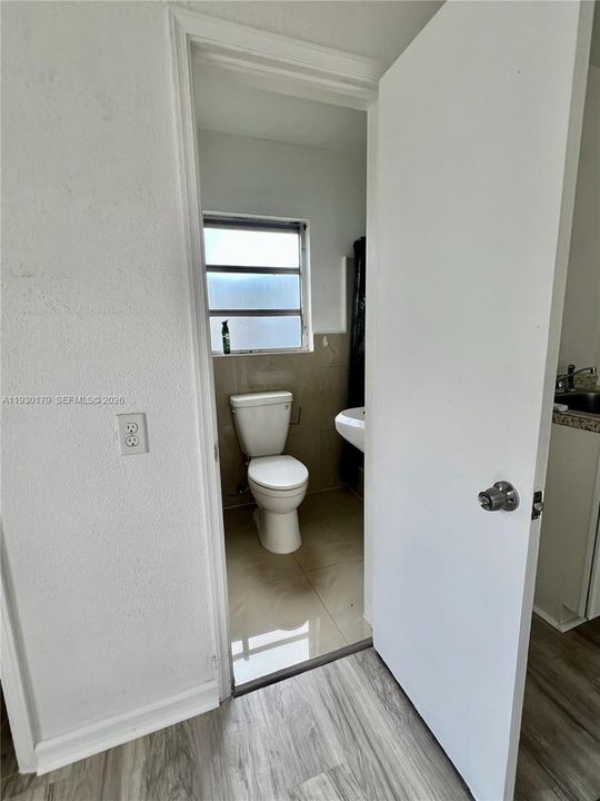 В аренду: $1,250 (0 спален, 1 ванн, 3211 Квадратных фут)