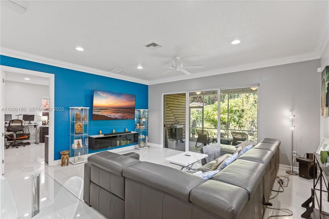 For Sale: $615,000 (3 beds, 2 baths, 1764 Square Feet)