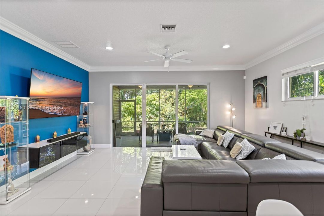 For Sale: $615,000 (3 beds, 2 baths, 1764 Square Feet)