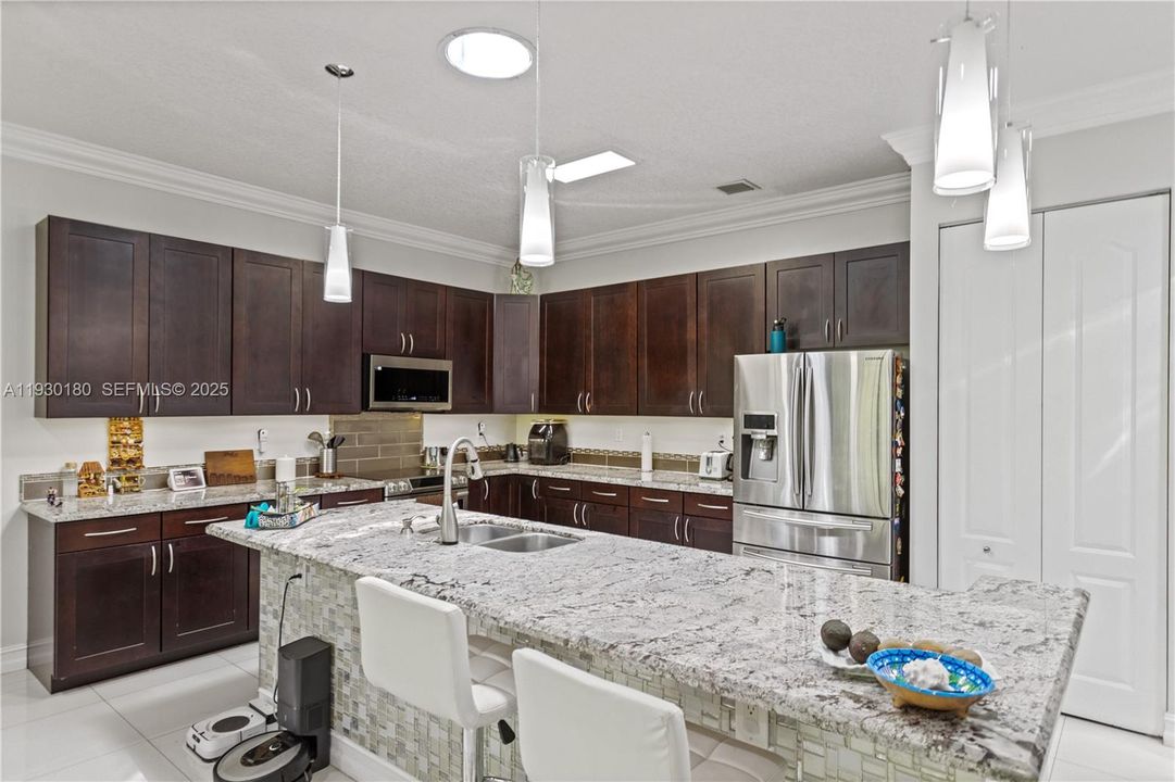 For Sale: $615,000 (3 beds, 2 baths, 1764 Square Feet)