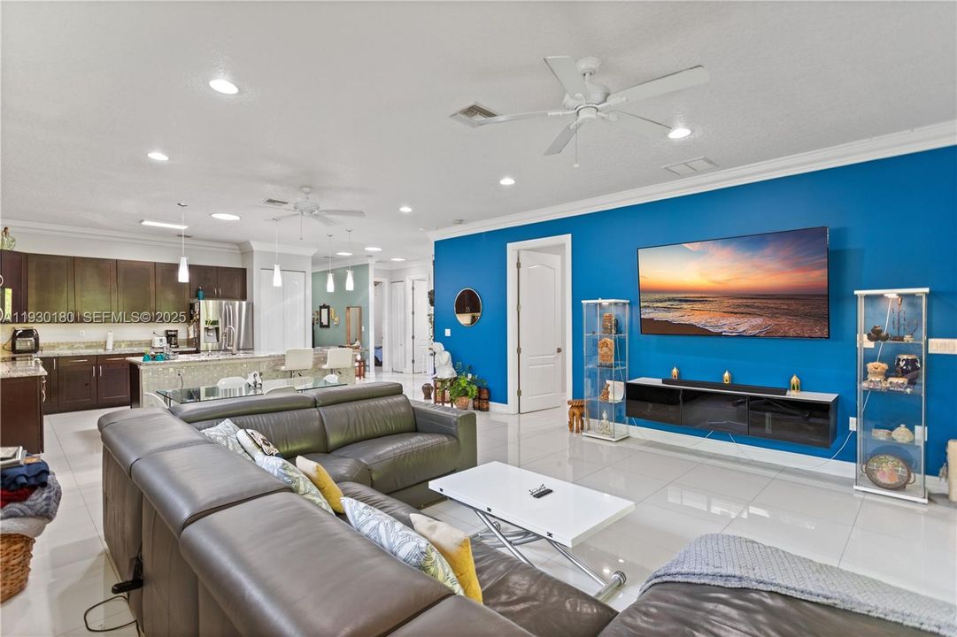 For Sale: $615,000 (3 beds, 2 baths, 1764 Square Feet)