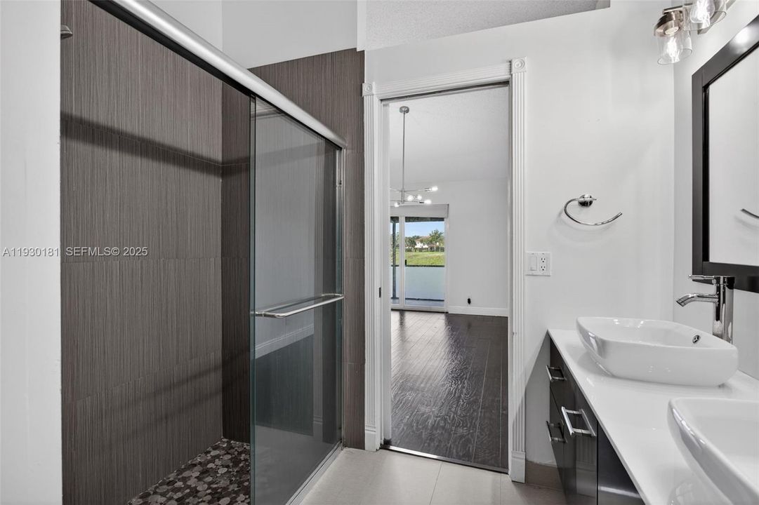 待售: $400,000 (2 贝兹, 2 浴室, 1238 平方英尺)