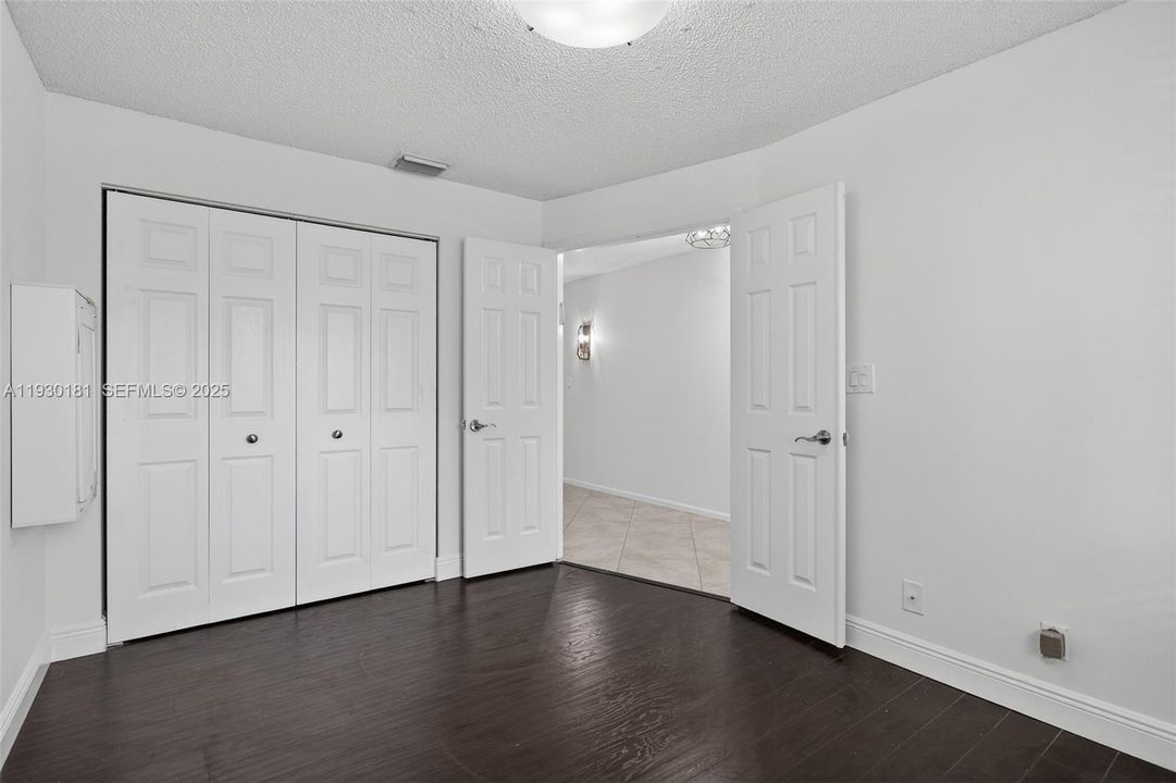 待售: $400,000 (2 贝兹, 2 浴室, 1238 平方英尺)