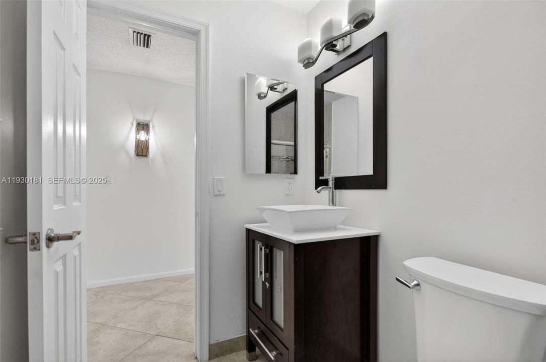 待售: $400,000 (2 贝兹, 2 浴室, 1238 平方英尺)