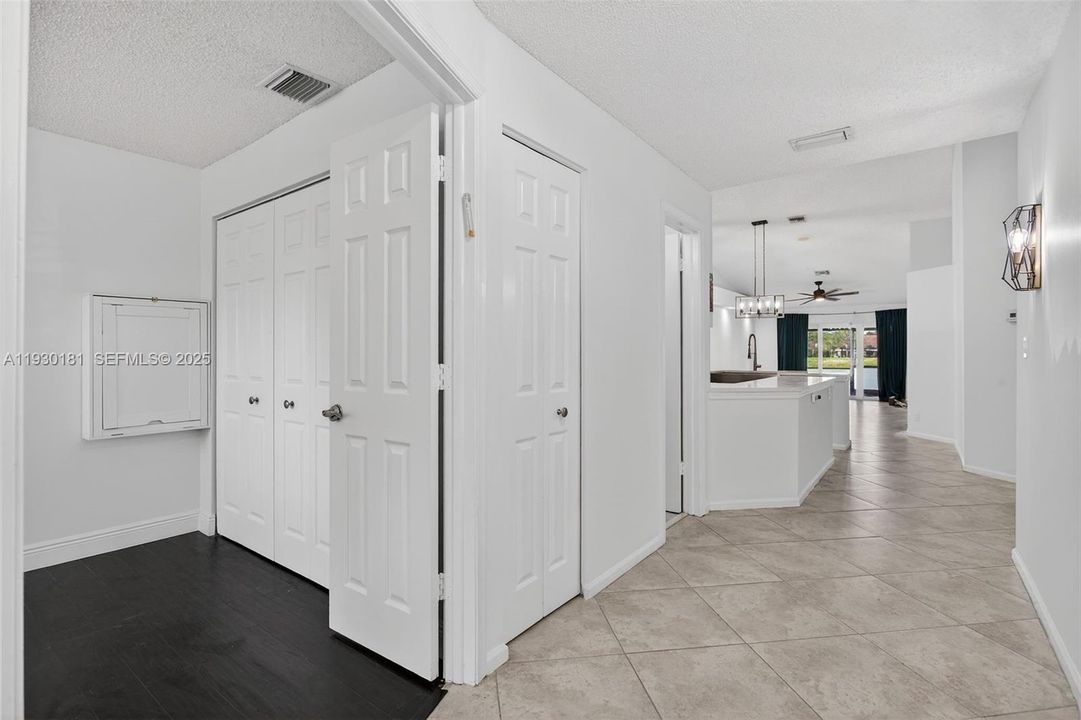 待售: $400,000 (2 贝兹, 2 浴室, 1238 平方英尺)