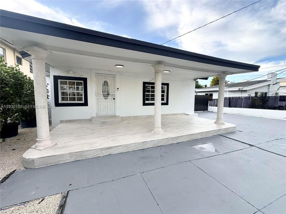 待售: $599,000 (3 贝兹, 1 浴室, 1318 平方英尺)