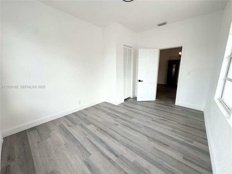 待售: $599,000 (3 贝兹, 1 浴室, 1318 平方英尺)