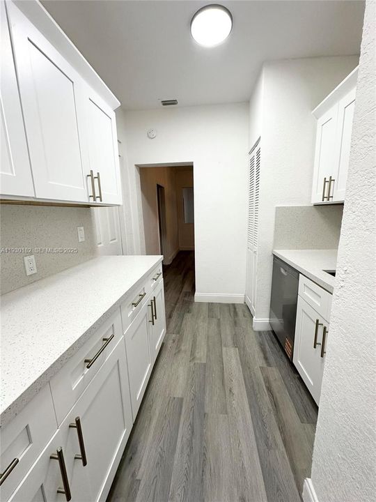 待售: $599,000 (3 贝兹, 1 浴室, 1318 平方英尺)